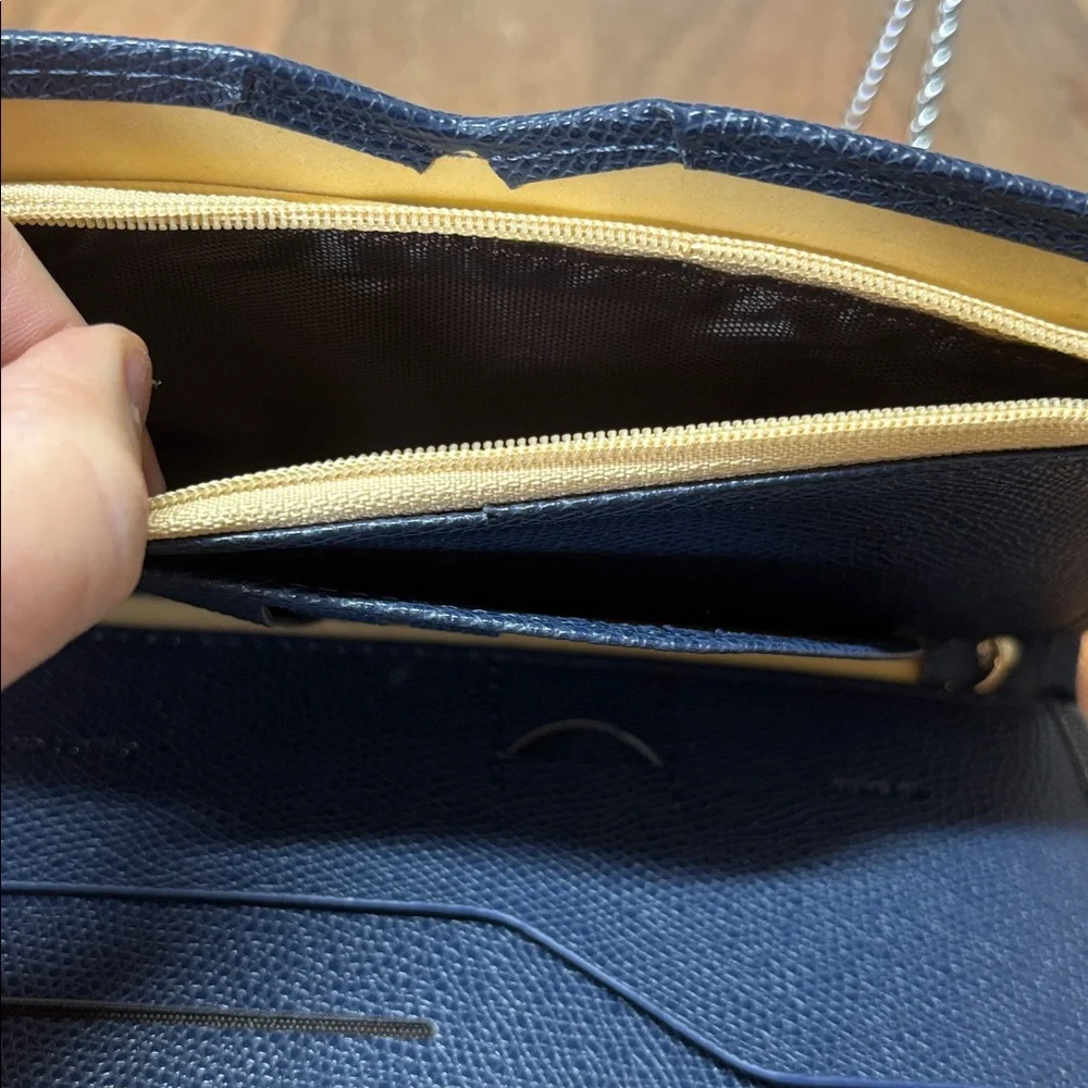 Zoppen Blue Pebbled Manmade Leather Travel Wallet